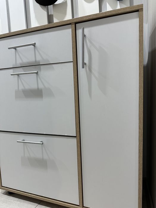 Продам обувницу