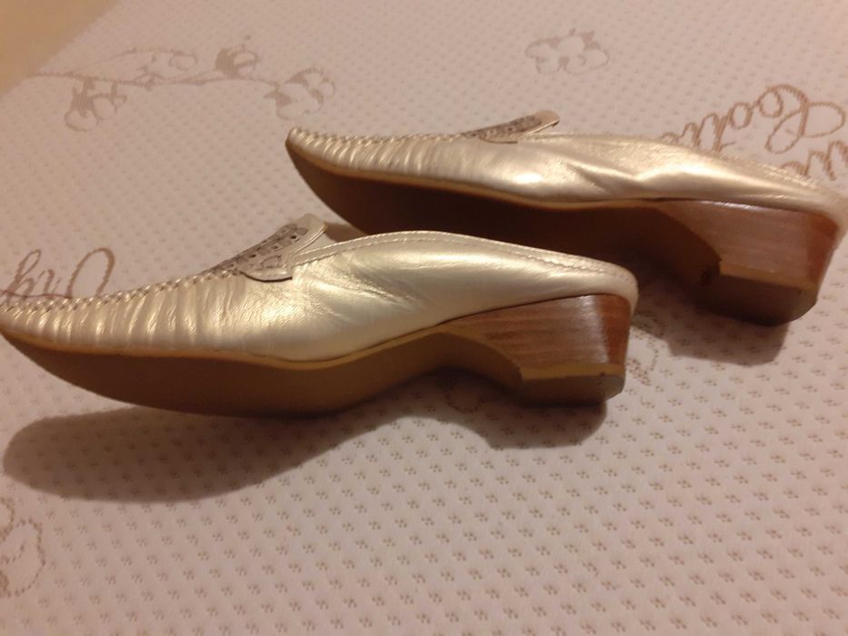 Papuci model turcesc