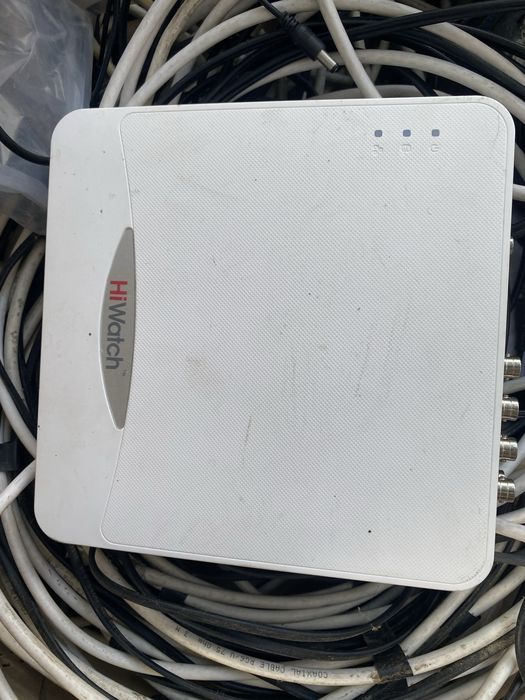 3 DVR, 10 аналогови камери, кабели, монитори