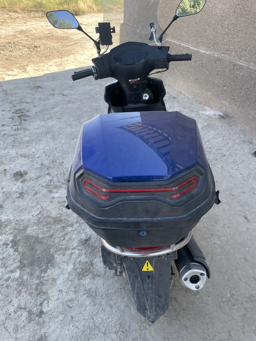 Skuter sotiladi srojni