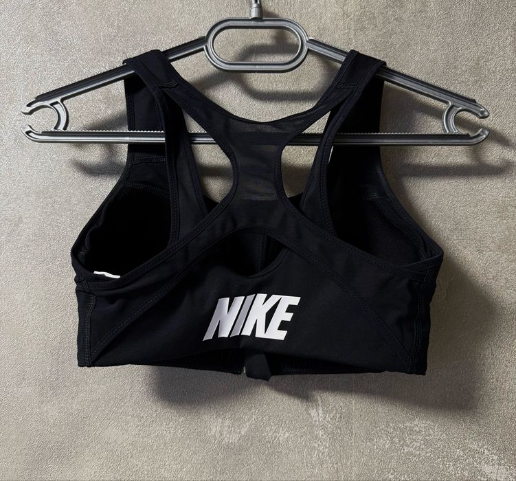 Спортни бюстиета (Nike, Ellesse, Bidi Badu)