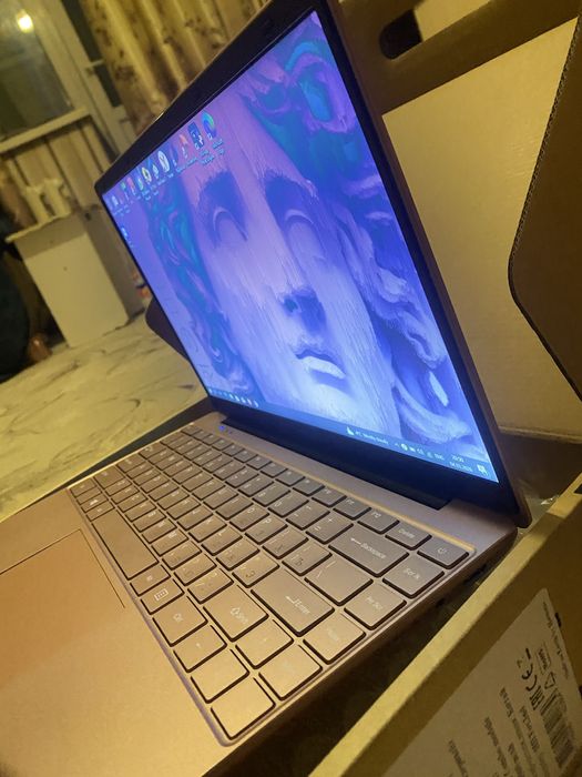 Ноутбук HUDRA пользовался 2 месяца