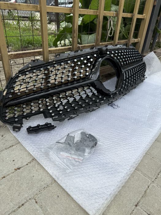 Оригинална решетка CLS c257