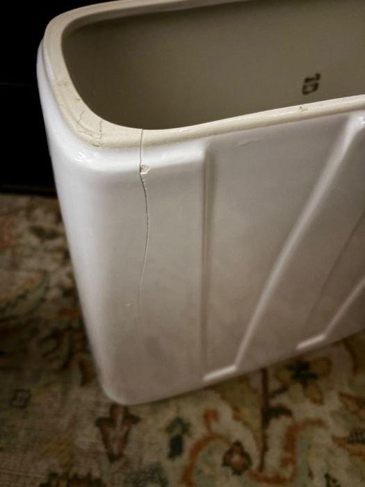 Продам унитаз новый