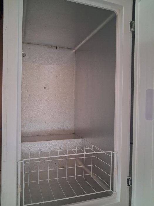 Продам морозильник