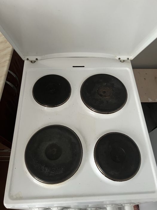 Продам пуховую печь с варочным покрытием