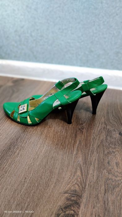 Красивые босоножки