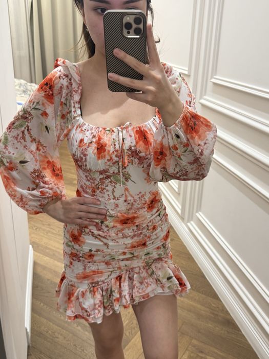 Красивые разного вида Платья за 3000