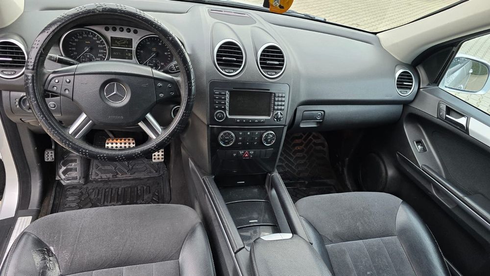 Vind mercedes ml 320 3.0 diesel 2008 în stare foarte bună