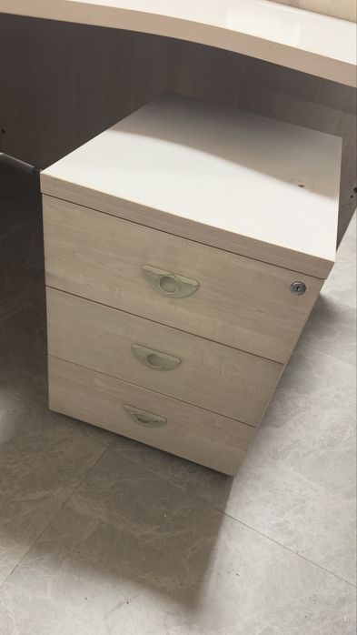 Продам офисный стол