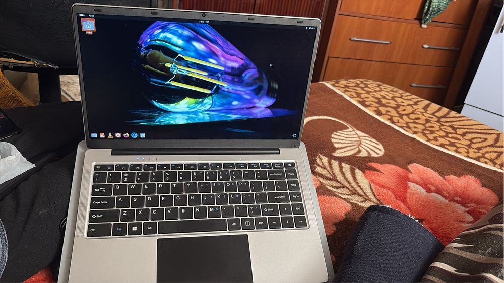 Laptop nou putin folosit