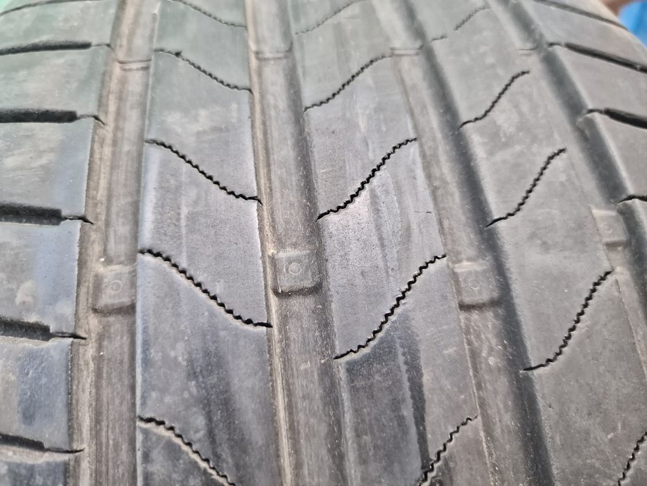 Anvelopă 255/40R19 marca Bridgestone, DOT 2023