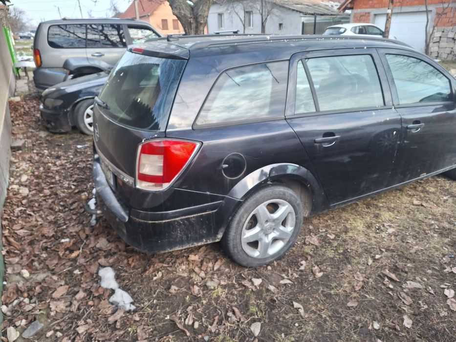Dezmembrez opel astra h