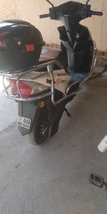 Skuter tesla elektro