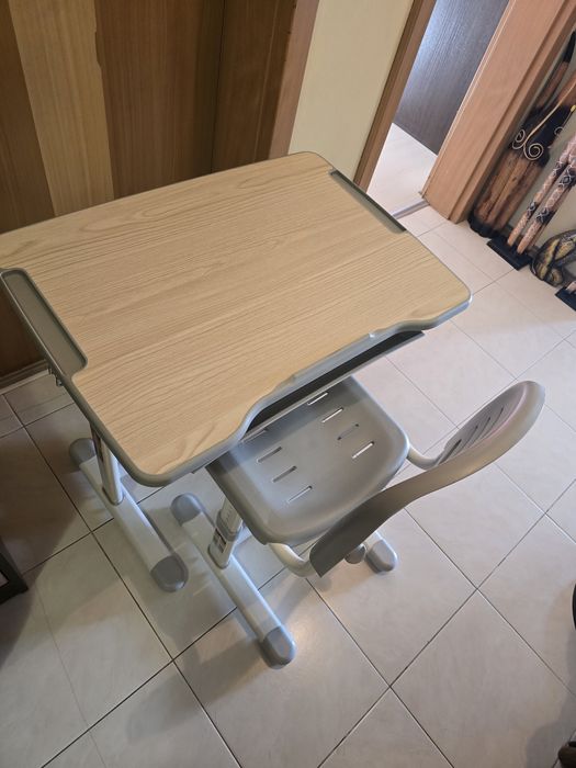 Vipack Регулируемо детско бюро Comfortline 201 със столче, сиво