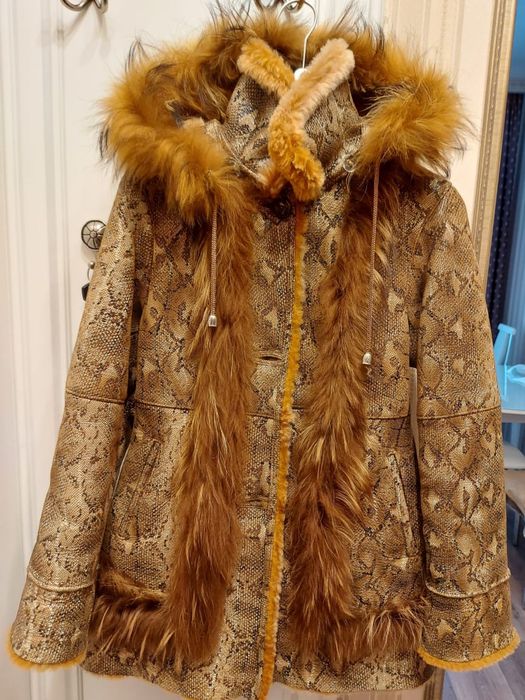 Продам детскую дубленку