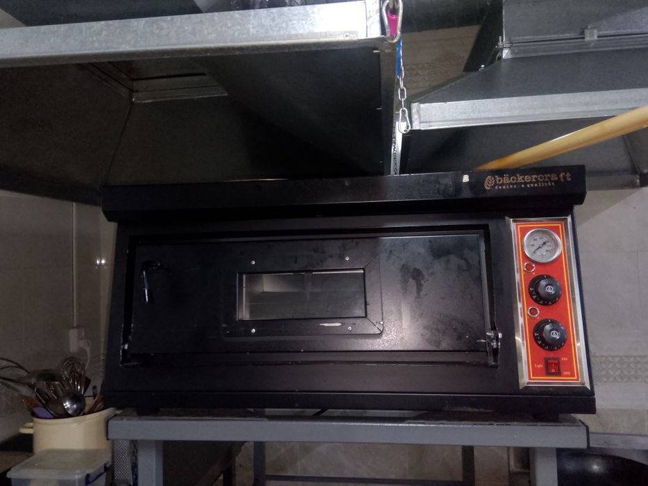 Продам для кухни технику пицца печь холодильник