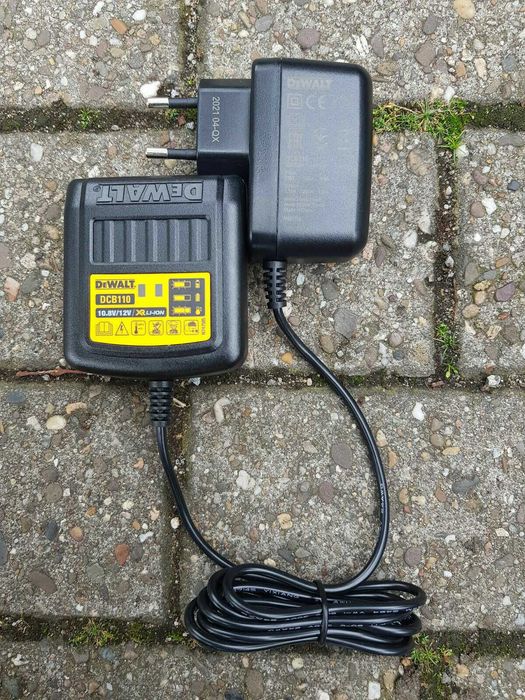 Зарядное устройство DEWALT, 10.8/12 В, 2 А, DCB110 Оригинал