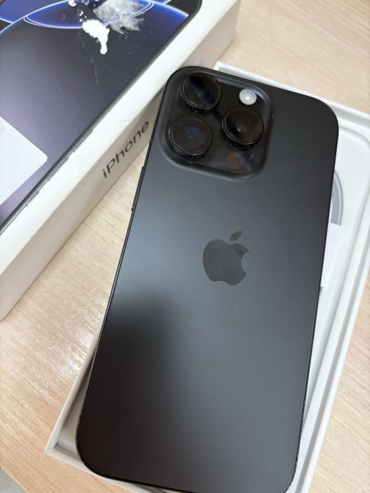 Продам айфон 16 про iphone 16 pro 256гб оригинал без ремонтов
