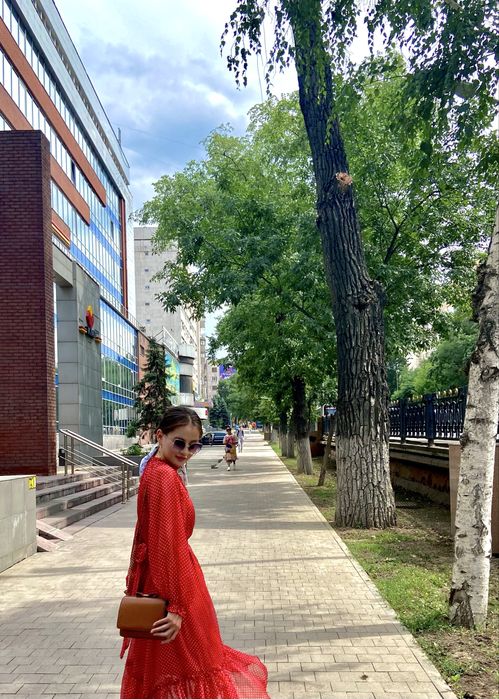 Красивые платья в продаже