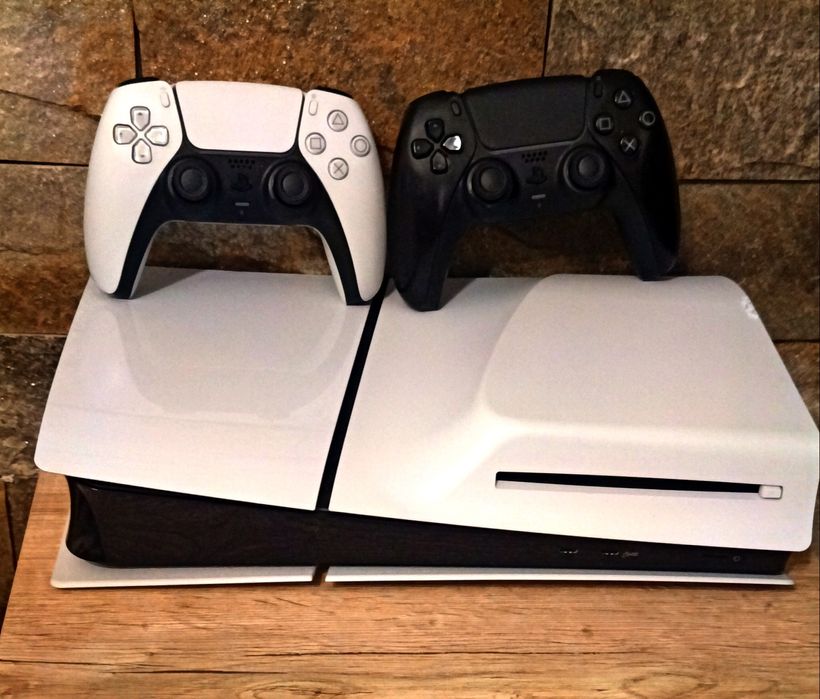 Ps5/PlayStation 5 Slim Disc 4K/8K/120 FPS 1TB SSD cu +20 jocuri+1 Controller Wirelles Sony Ps5