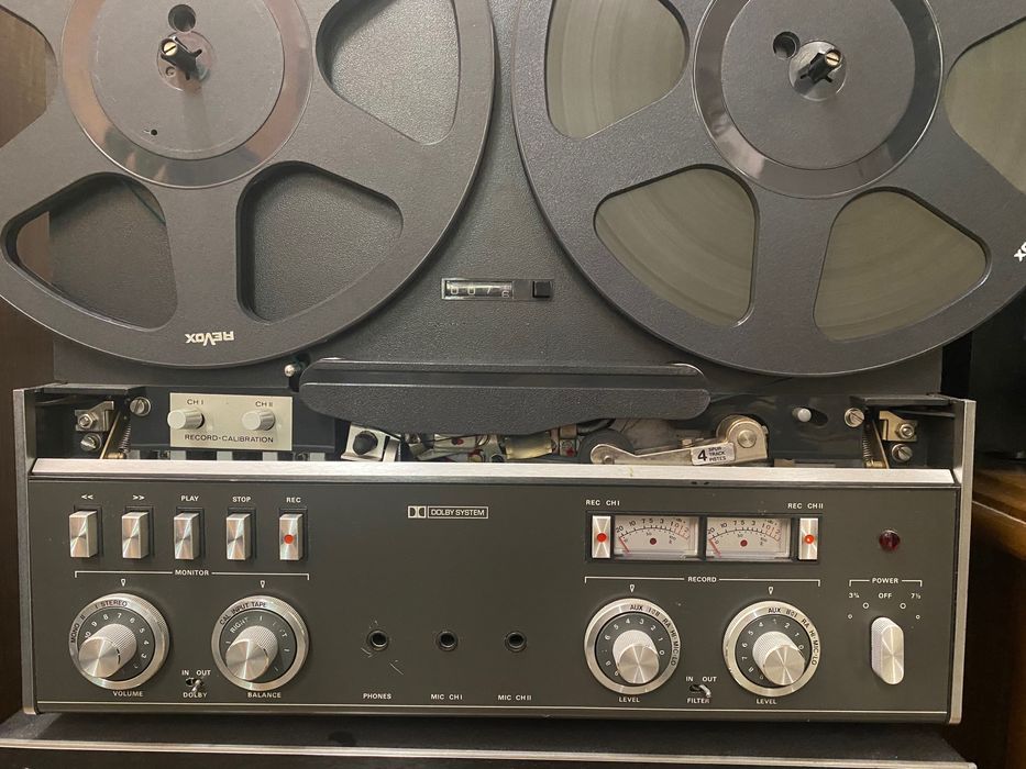 Аудио Техника Revox от три части