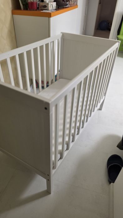 Pat bebelusi IKEA SUNDVIK + saltea + accesorii – set complet