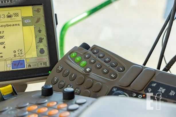 Комбайн John Deere S670