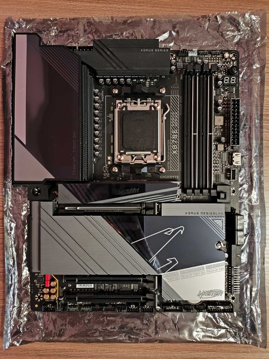 Gigabyte X870E Aorus Master материнская плата.