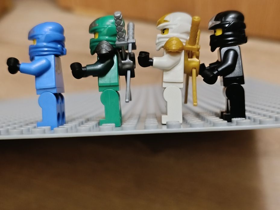 Lego Ninjago Rise Of Snakes : Lloyd, Zane, Cole, Jay ZX