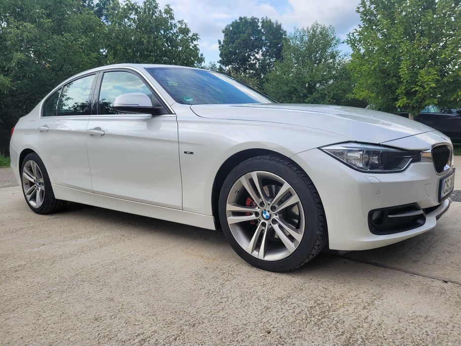 Proprietar / Vând BMW Seria 3 Anul 2014 - 320 D/  M 1