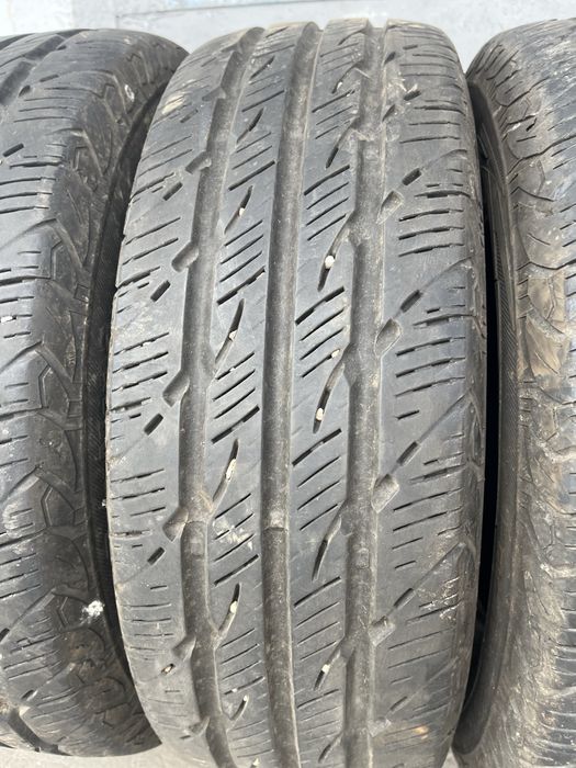 4 бр. гуми за бус 205/65/15C Uniroyal 7-8 mm DOT 0914