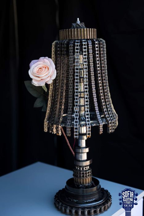 Нощна лампа от авточасти