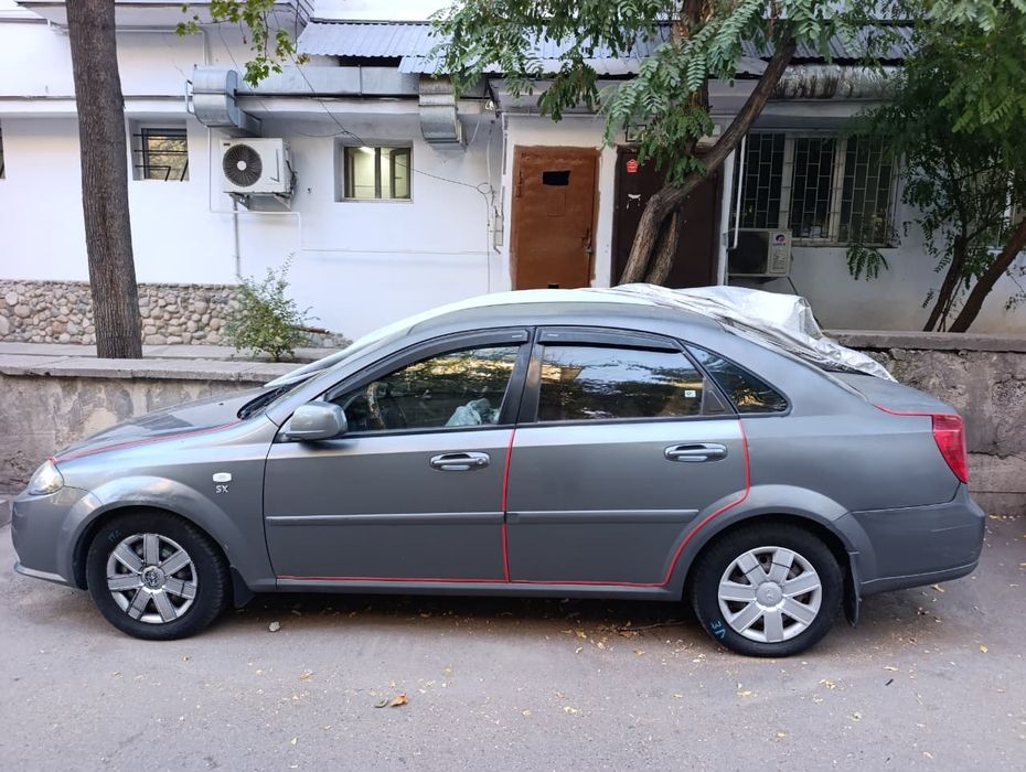 Продам Daewoo jentra 
1,5 объем двигателя, бензин 
Пробег 105000
авто