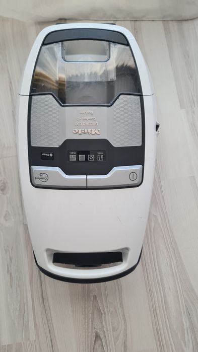 Aspirator miele in stare foarte buna.