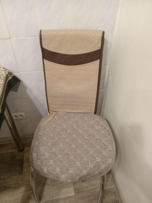 Стулья кожзаменитель