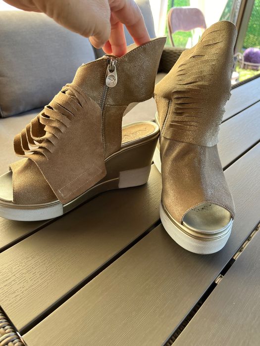 Обувки Love Moschino и други различни марки и размери