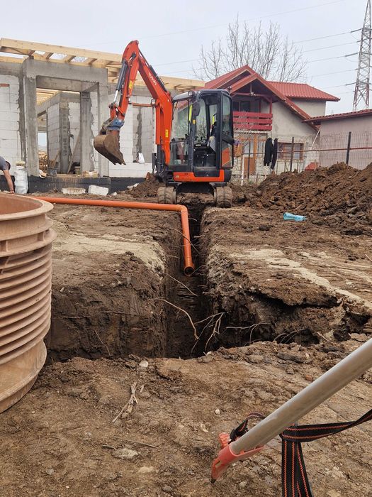 excavator de inchiriat