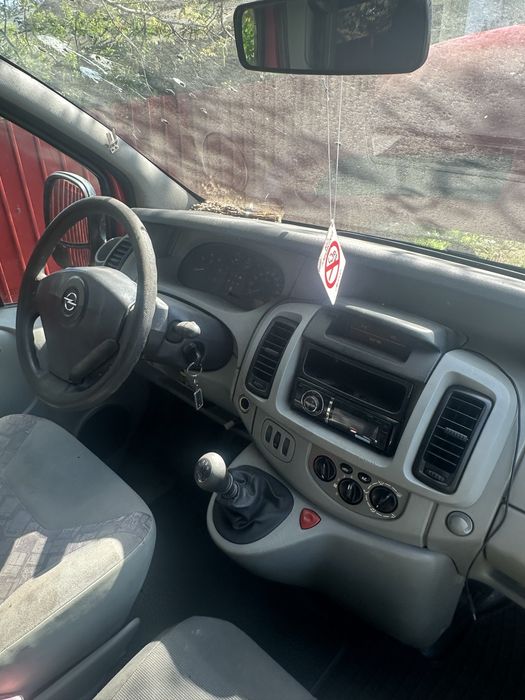 Opel vivaro 8+1