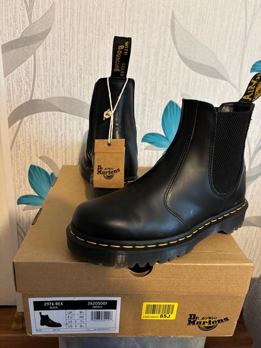 Vând ghete noi Dr Martens