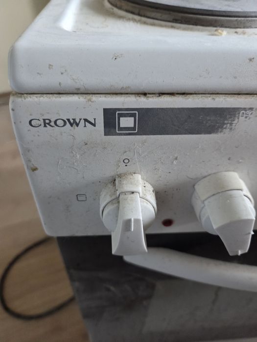 Продавам фурна с котлони Crown