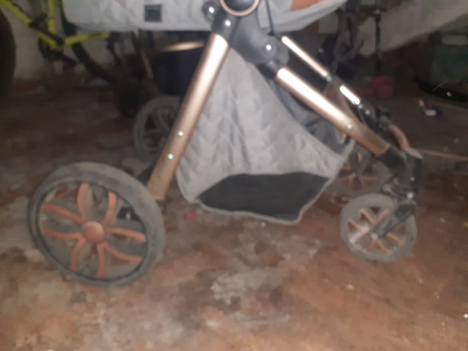 Срочно продам коляску