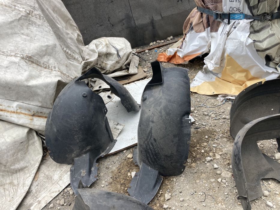 Оригинални предни и задни подкалници за Тоаран