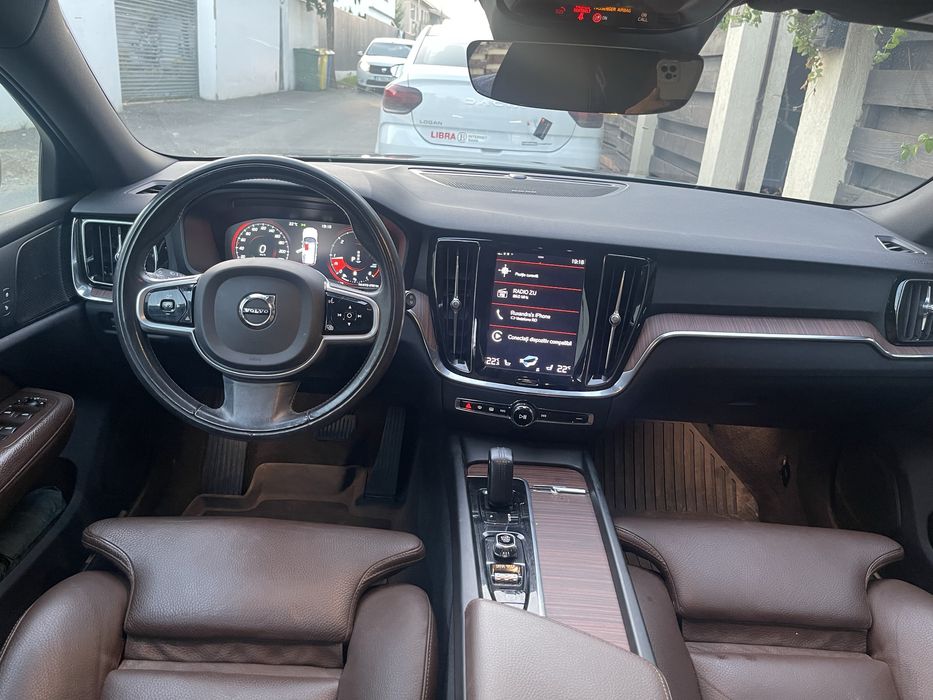 VOLVO V60 4x4 Cross Country B4 MHEV 2021