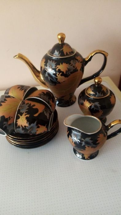 Продаю чайный сервиз (13 предметов)