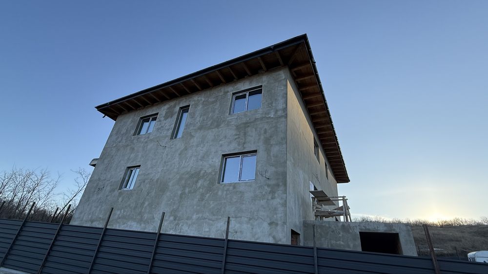 Propietar! Casa P+E 130Mp-utili/ Curte 400mp / tip Duplex / Rediu