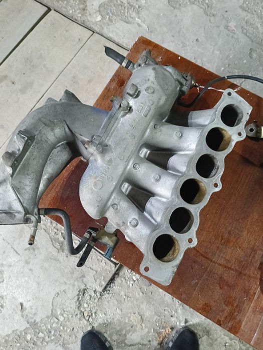 Продам впускной коллектор от Ниссан Мурано Z50 VQ35DE