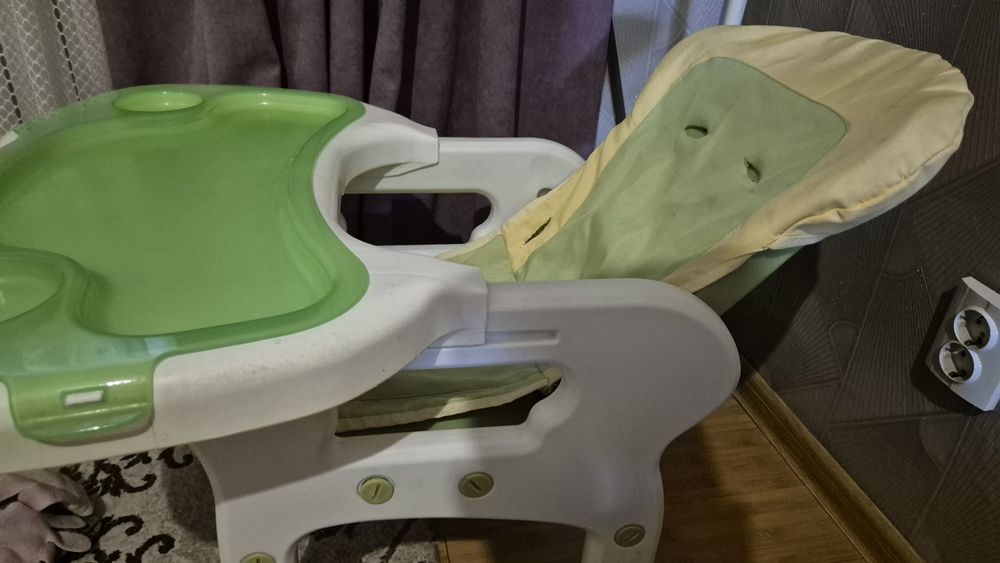 Детский стульчик для кормления со столиком