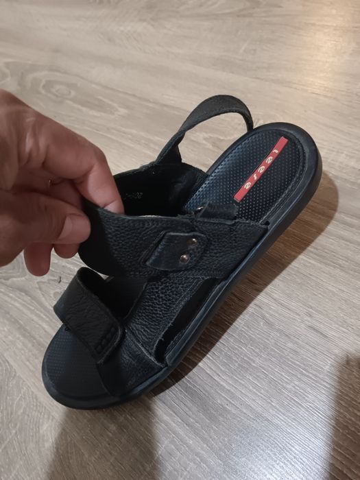 Мужской сандалии