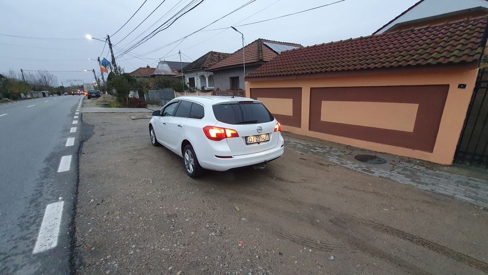 Opel Astra j 1.6 gpl